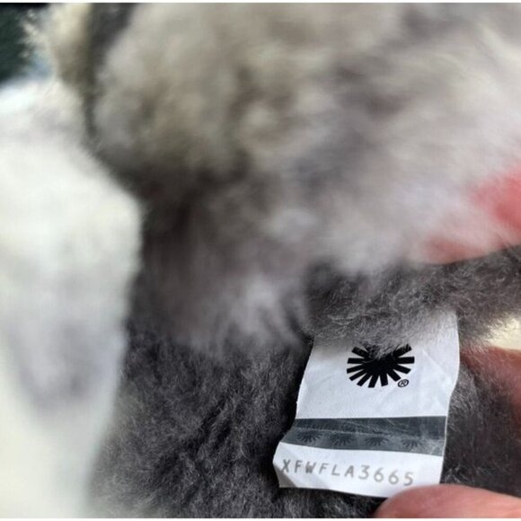 UGG Australia Women's Diara Boot US Size 6 in Black Sherpa Lined - Picture 12 of 16